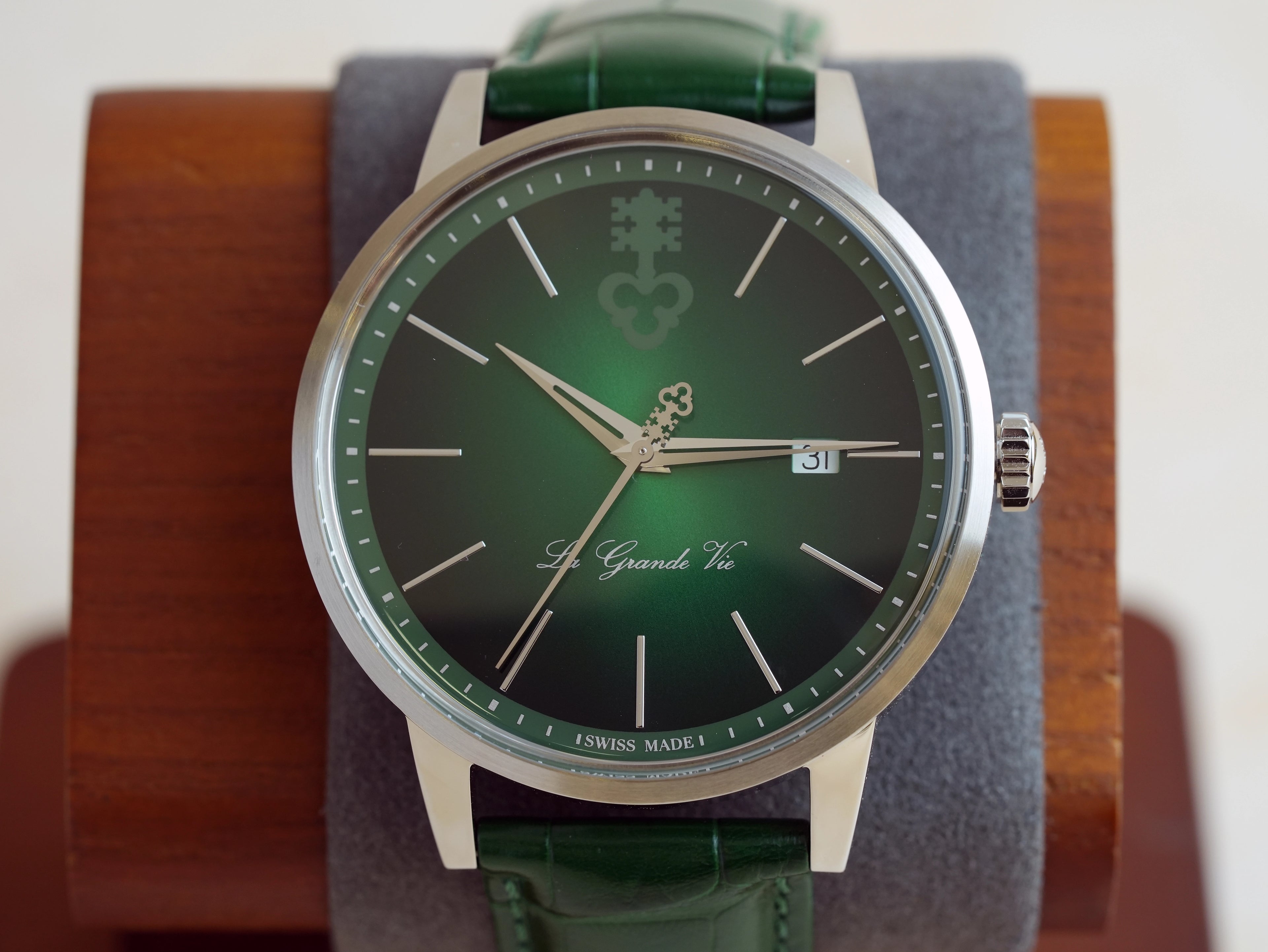 Corum Heritage La Grande Vie Green Dial 42mm Men Watch — caseback view