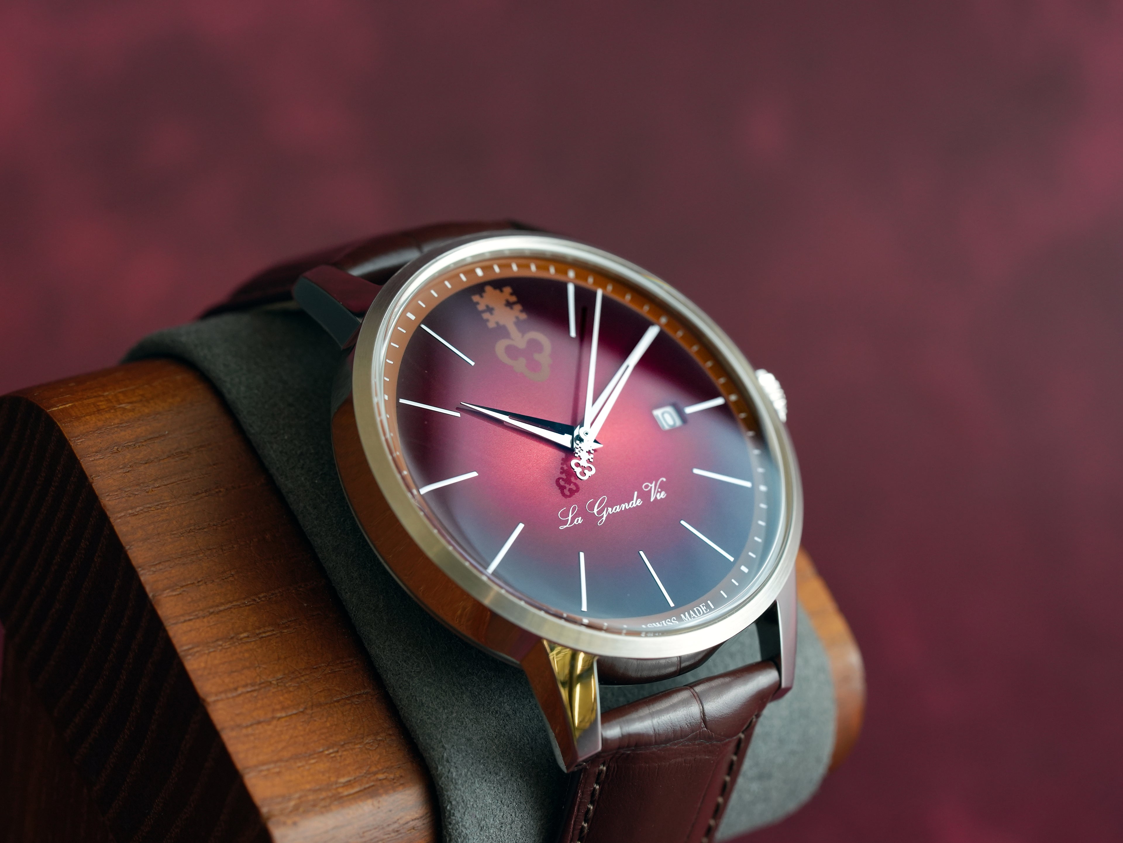 Corum Heritage La Grande Vie Red Dial 42mm Men Watch — side profile