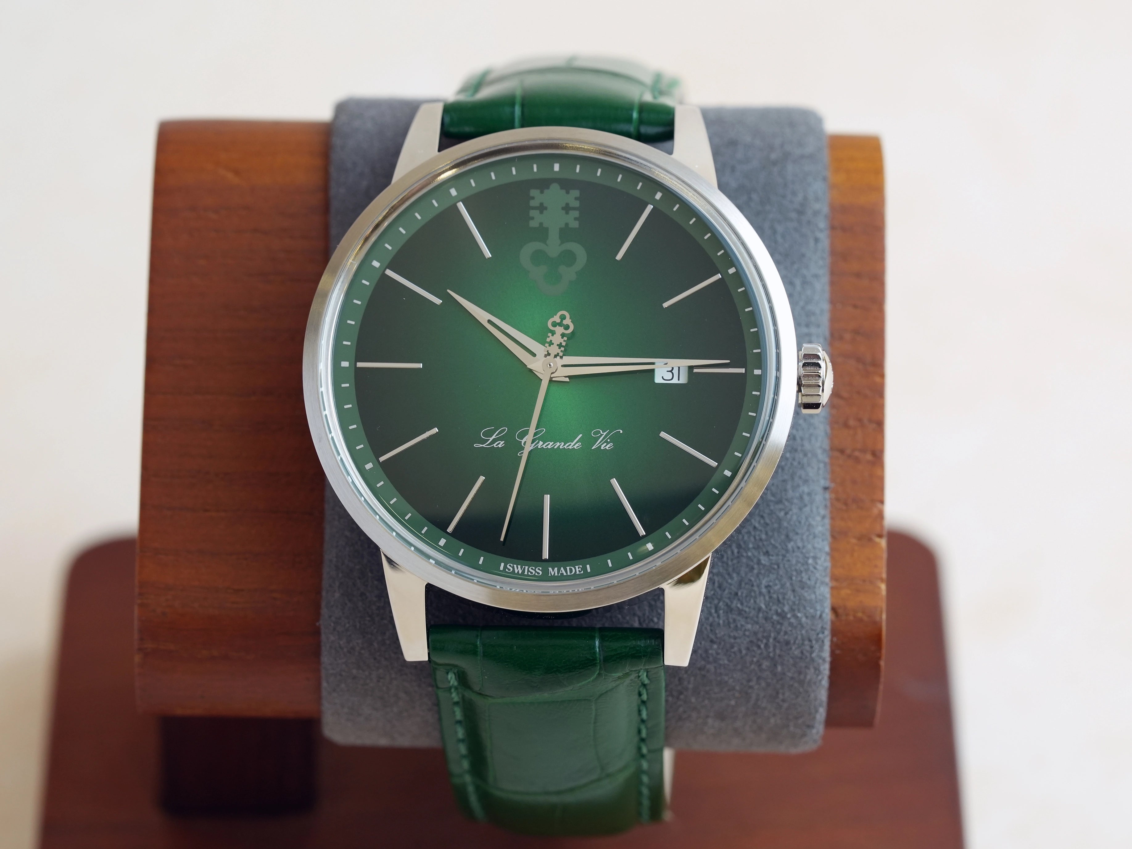 Corum Heritage La Grande Vie Green Dial 42mm Men Watch — three-quarter angle